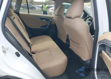 2019 Toyota Rav4 Xle z USA, uszkodzony, nr VIN 2T3W1RFV9KW054944